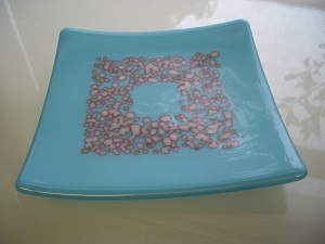 white on turquoise pebble dish 20cm